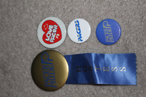 (4) Indiana Pacers vintage pinback buttons.